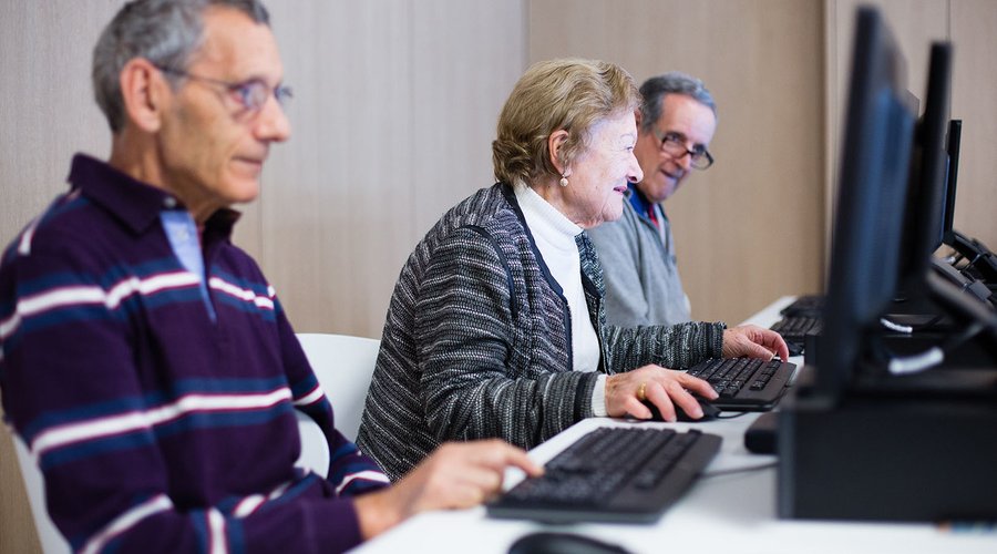 Sede da Real Institución Benéfico Social Padre Rubinos